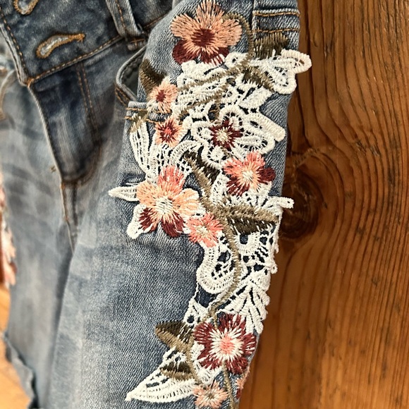 Girls Mudd Shorts - Picture 4 of 6